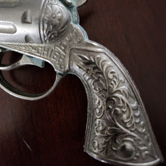 Vintage Hubley, Chief Toy Cap Gun - Picture 10 of 15